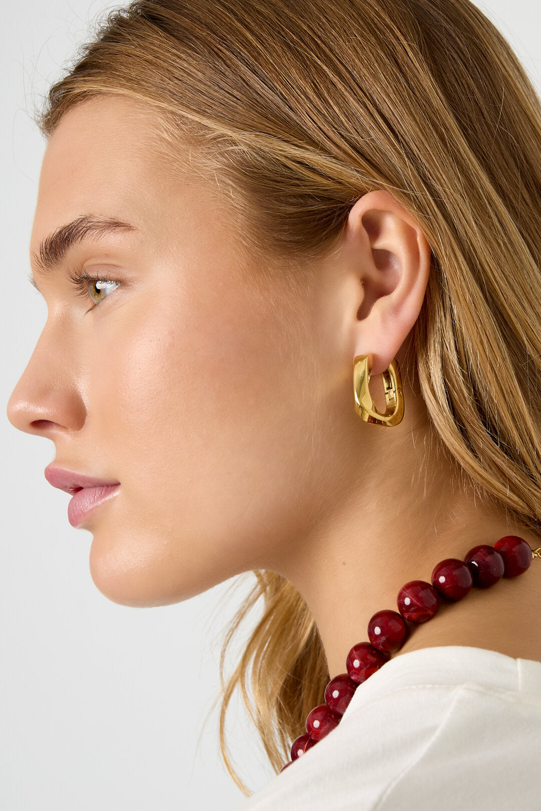 Twisted rectangular hoop earrings