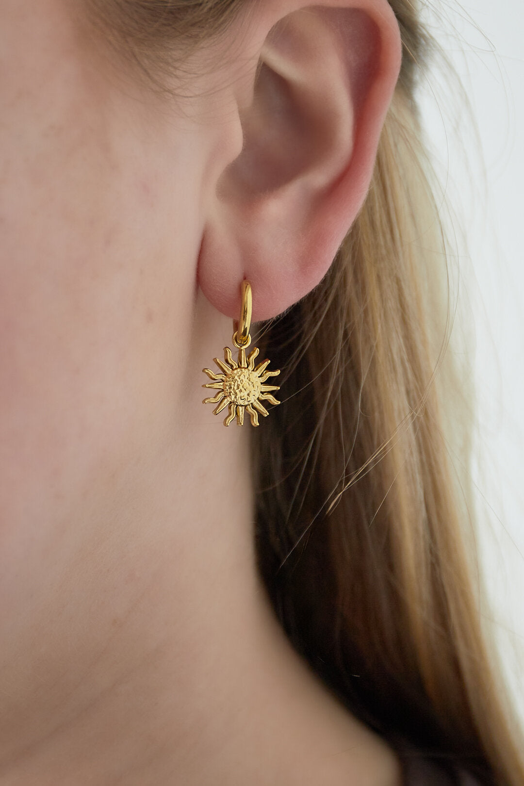Earrings The sun shines