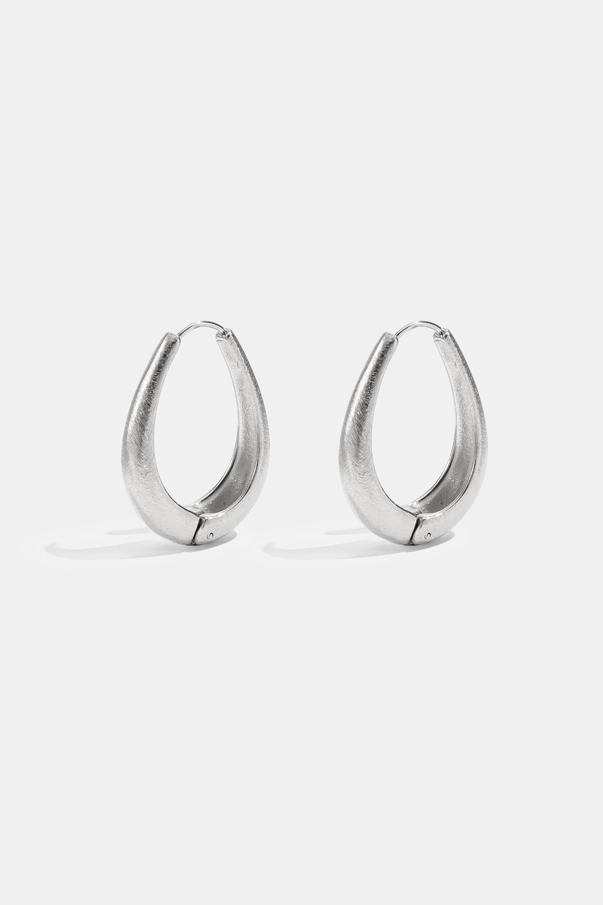 Oval hoop earrings