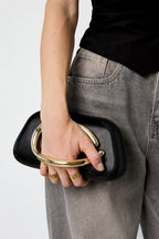 Bolso princesa con acento de oro en C
