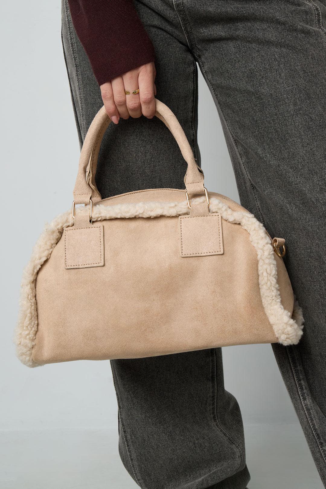 Bolso de hombro con detalles de osito